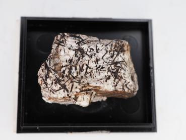 Umbozerite