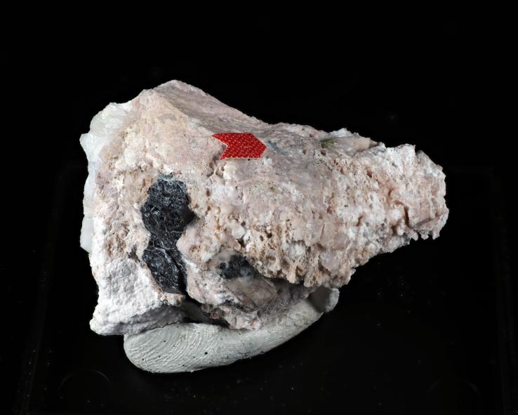 Preview: Leucosphenit