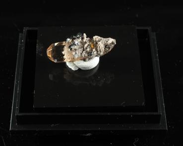 Holfertite
