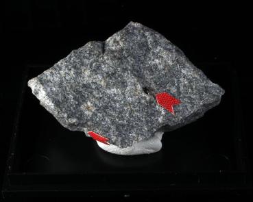 Tsepinite-Na