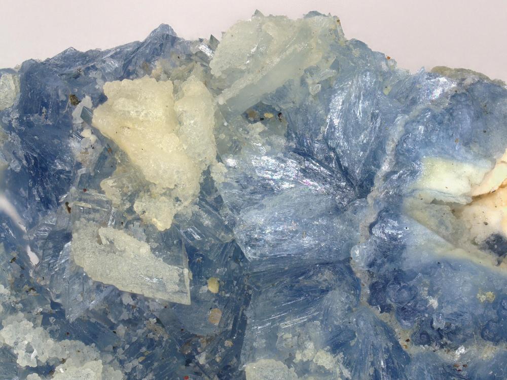 Vauxite