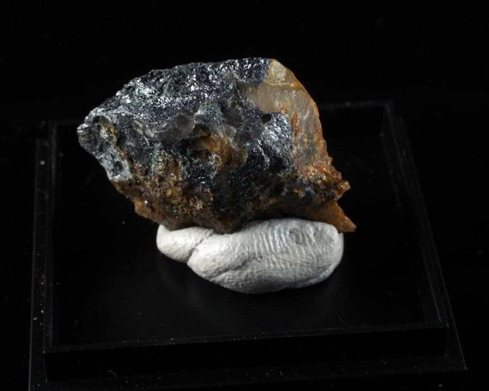 Lindströmite