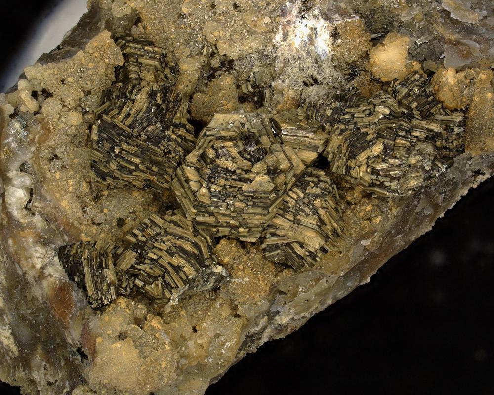 Nikischerite