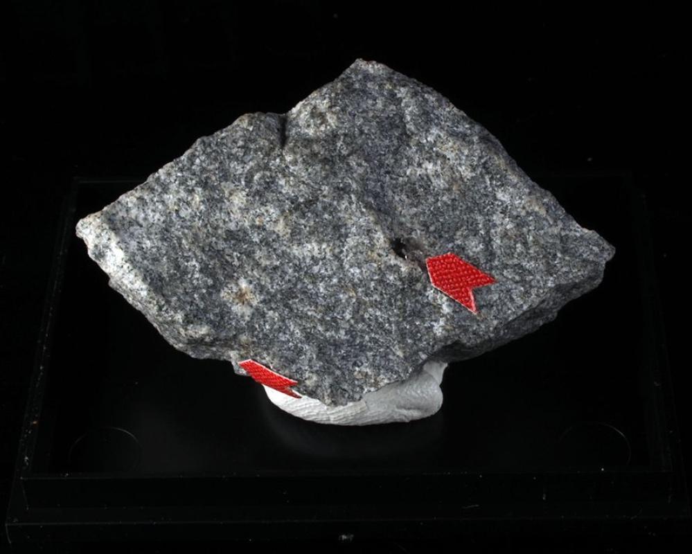 Tsepinite-Na