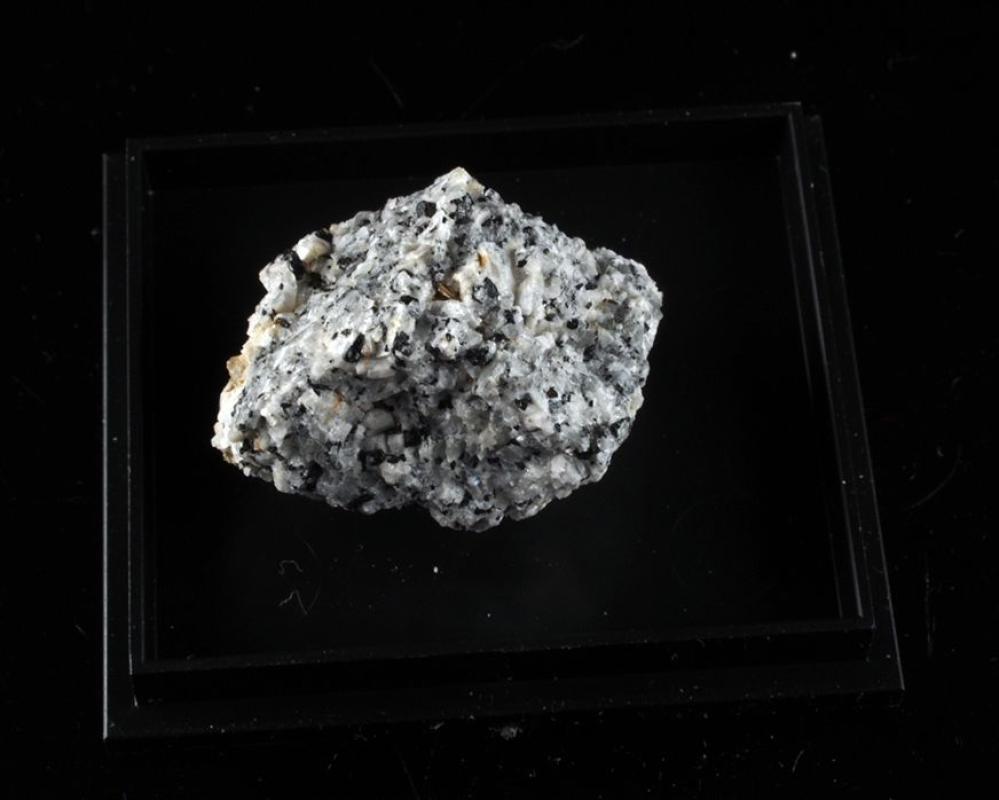 Fogoite-(Y)