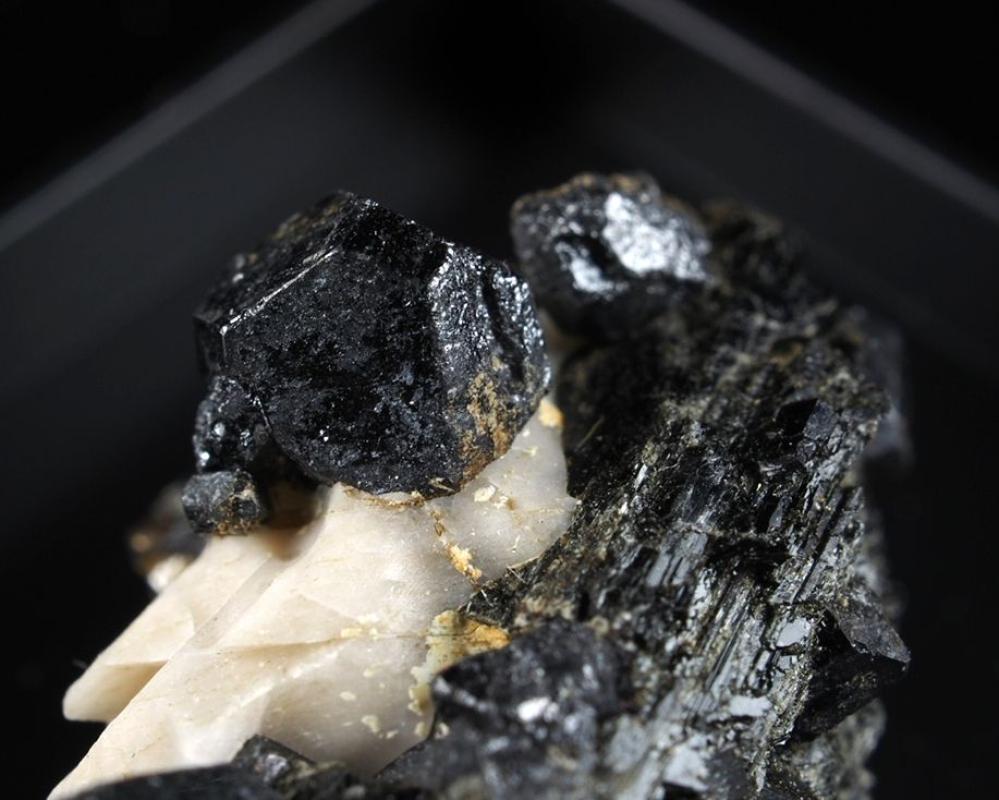 Perovskite